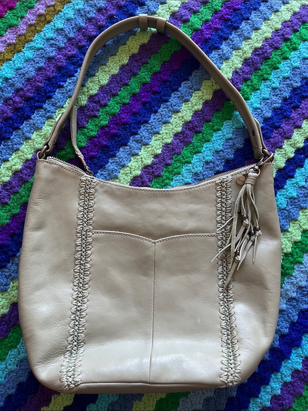 The San Leather Hobo Shoulder Bag in light green - Women Bags